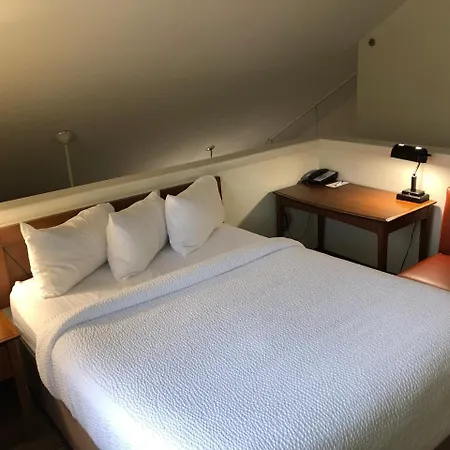 Albany Airport Inn And Suites-3