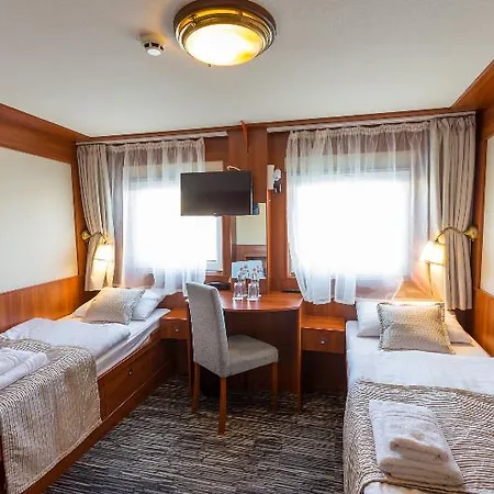 Onriver Hotels - Grand Jules-2