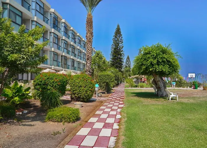 Ron Beach Hotel