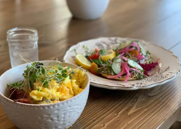 The Farmhouse Inn & Kitchen, 2 Blocks From Downtown Whitefish, Montana