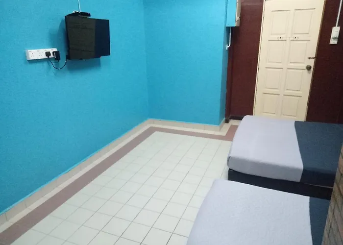 Kuala Besut Jetty Budget Hotel Ain - In Front Of Kuala Besut Jetty