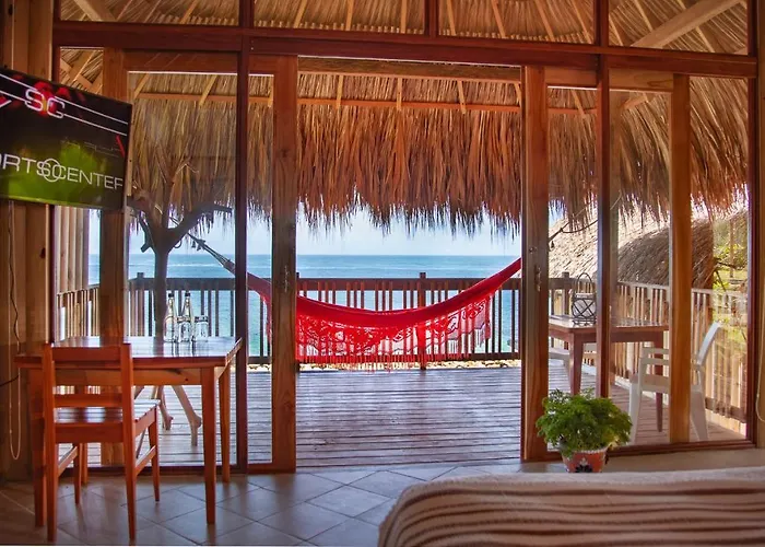 Hotel Punta Faro Isla Mucura