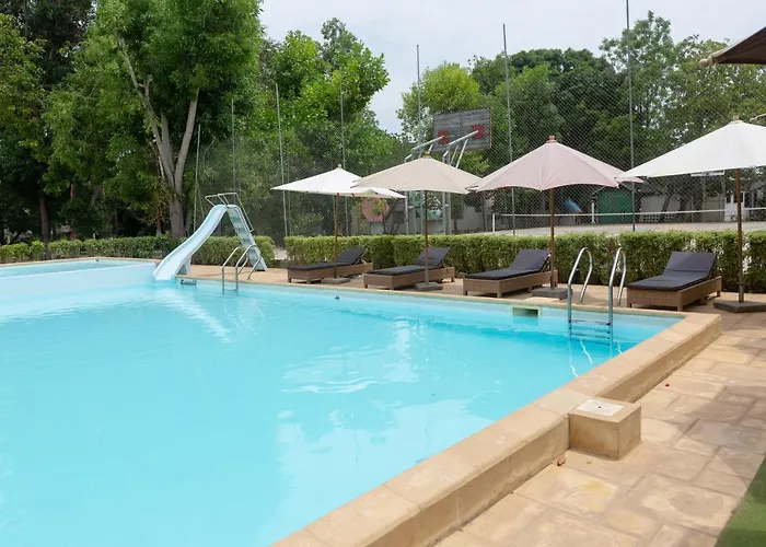 Holidays Hotel