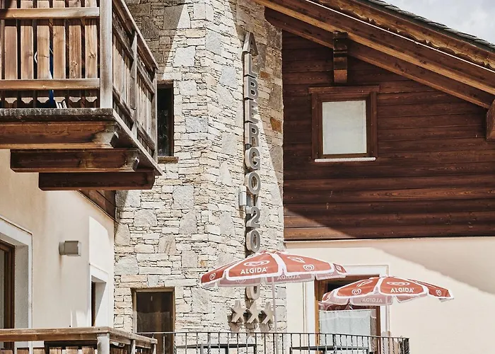 Hotel 2000