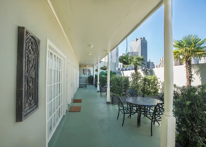 Bienville House Hotel