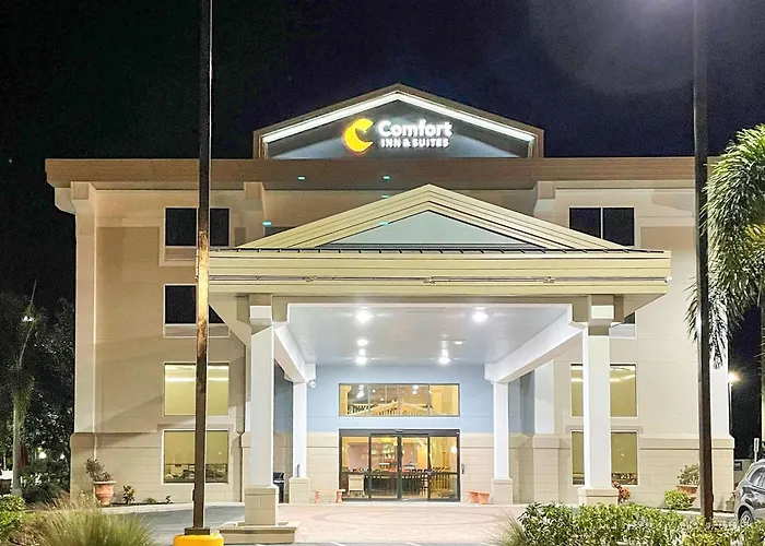 Comfort Inn & Suites Sarasota I75 The Meadows