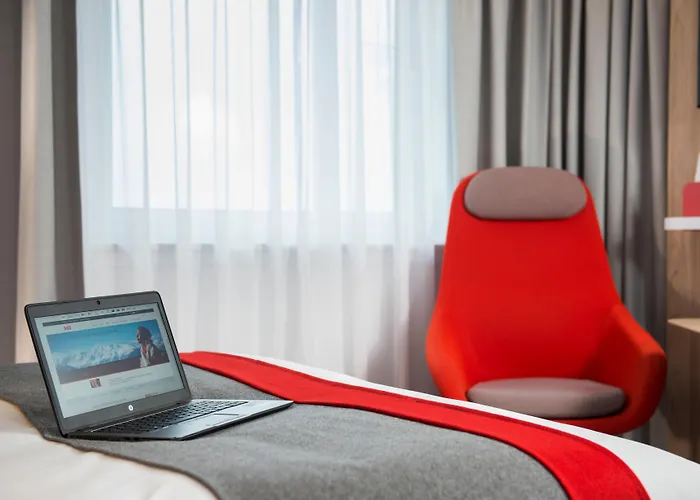Holiday Inn Express Glasgow Airport By Ihg