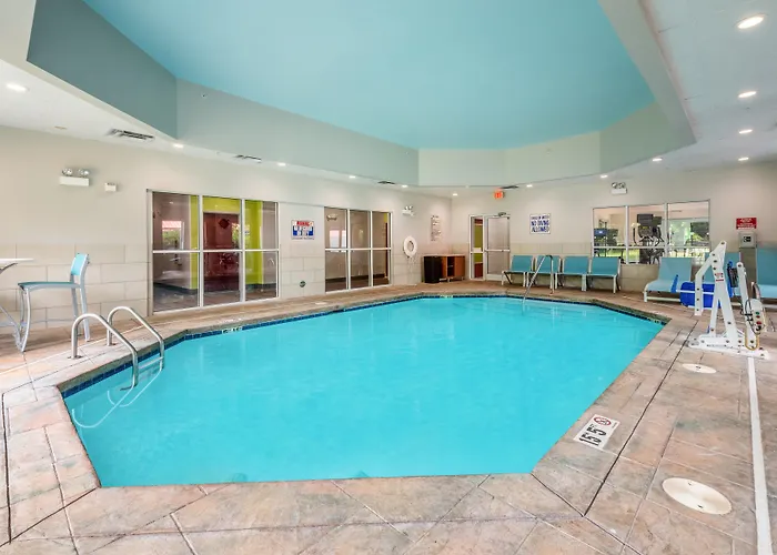 Holiday Inn Express & Suites Statesville