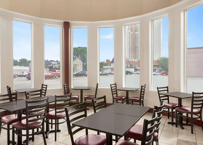 Days Inn By Wyndham Hamilton - Downtown