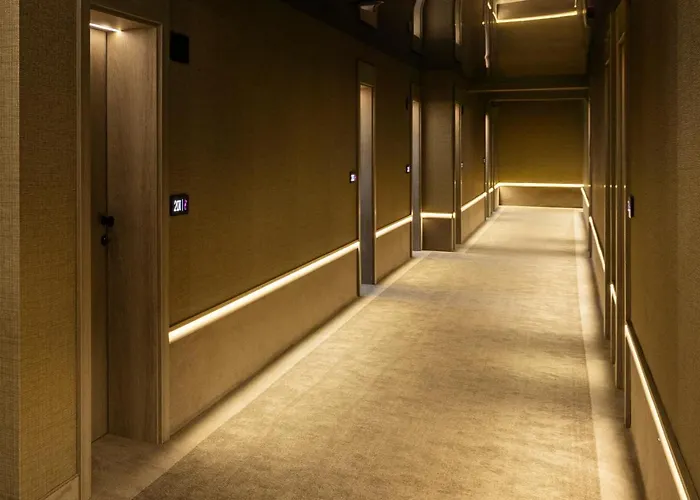 -- Este Park Hotel -- Part Of Urban Chic Luxury Design Hotels - Parking & Compliments - Next To Shopping & Dining Mall Plovdiv