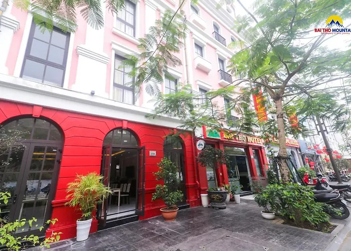 Bài Thơ Mountain Hotel