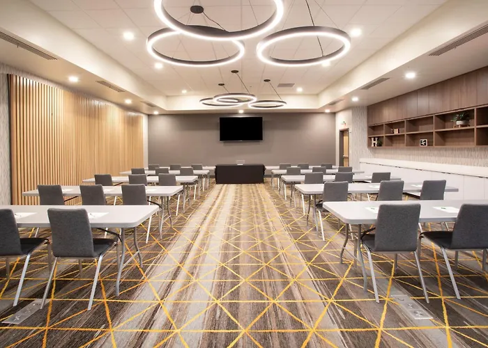 Holiday Inn Glendale - Stadium & Ent Dist By Ihg