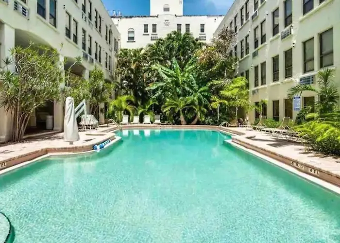 Romantic Studio In The Heart Of Palm Beach