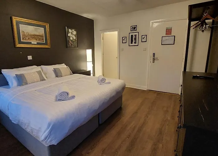 Parliament Inn