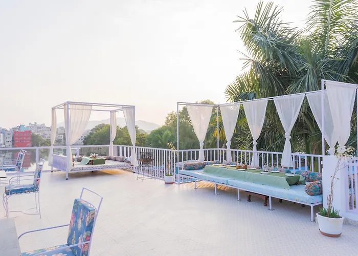 Natural Lake View Hotel