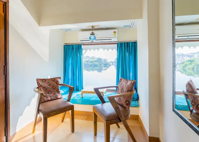 Natural Lake View Hotel