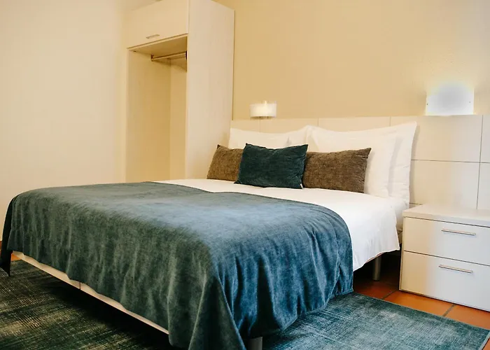 Vista Lakefront Boutique Hotel
