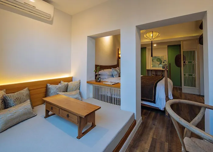 Beijing Lezai Nanluo Courtyard Hotel