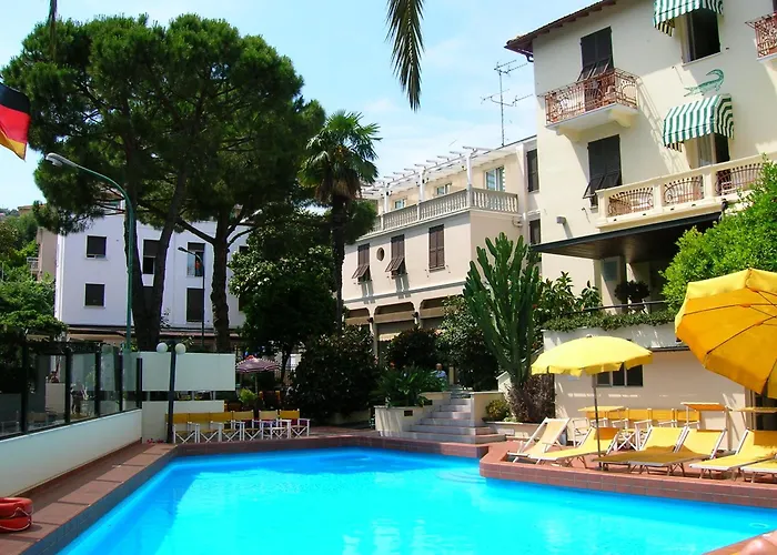 Coccodrillo Hotel & Apartments Varraze