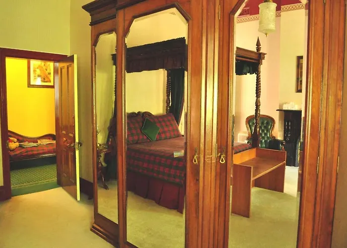 Ormiston House Bed & Breakfast Strahan