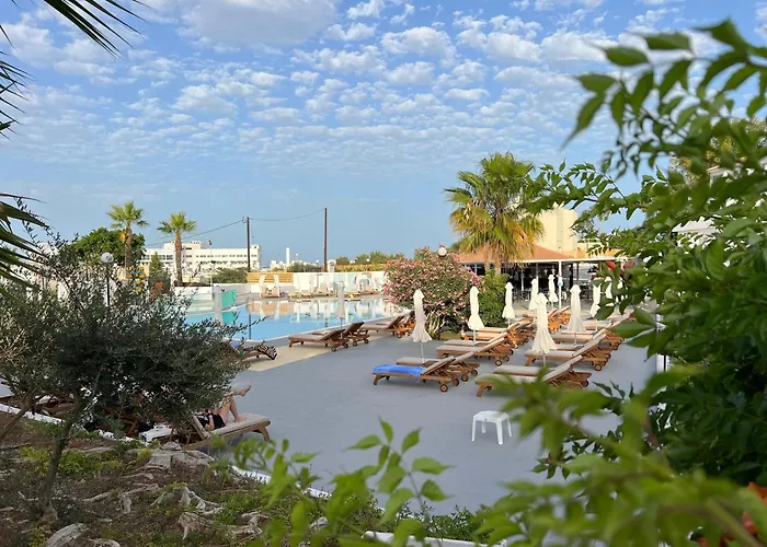 Adelais Bay Hotel