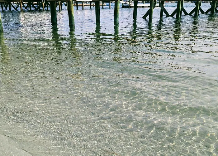 Harbor Inn