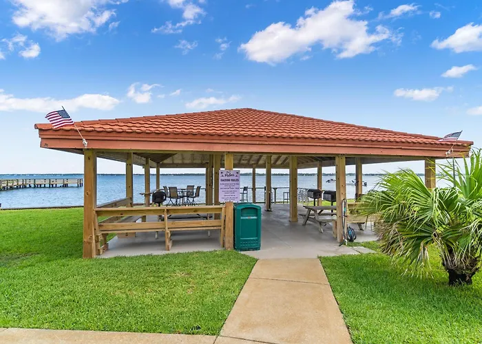 Sunset Harbor Palms 1-311