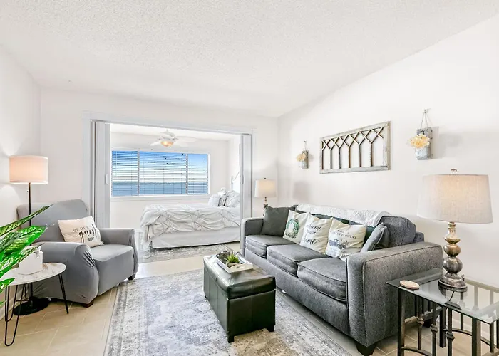 Sunset Harbor Palms 1-308