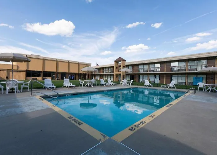 Super 8 By Wyndham Goldsboro