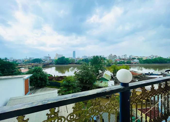 Nam Phuong Riverside Villa