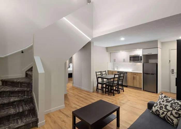 Baymont By Wyndham West Edmonton