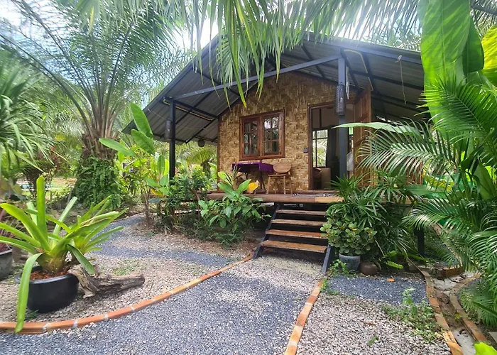 Tee Bungalow In The Jungle
