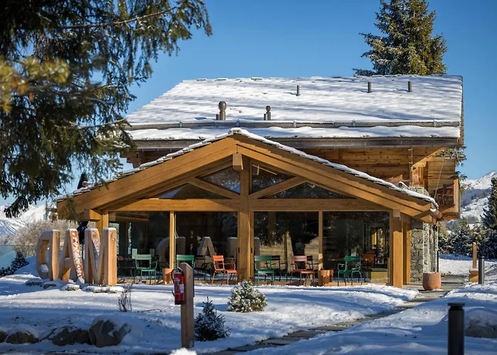 Mad Retreat Hotel