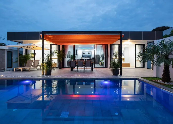 Mango Hill Residence