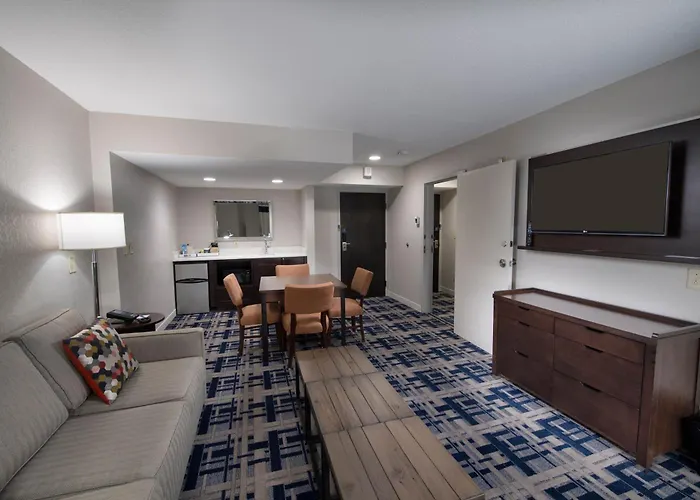 Four Points By Sheraton Charlotte - Lake Norman