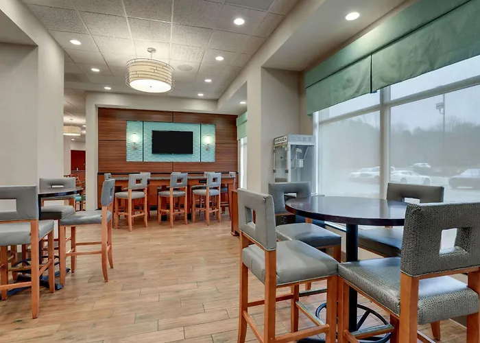 Drury Inn & Suites Charlotte Arrowood