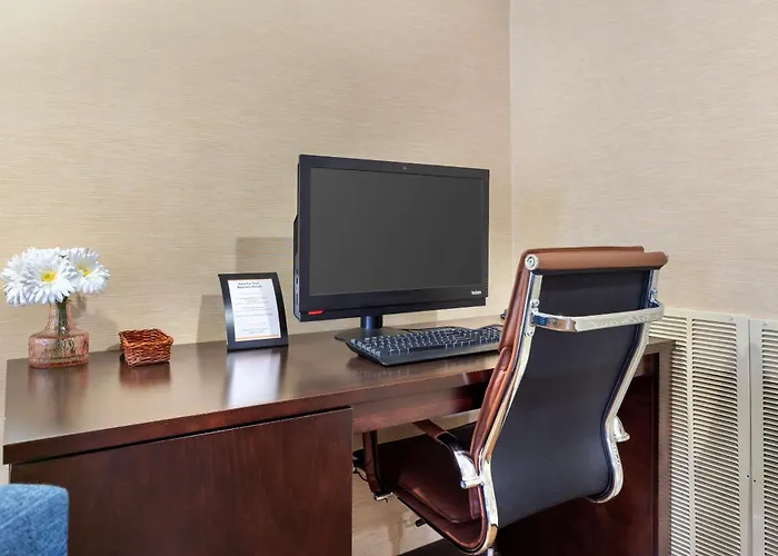 Comfort Suites Hanes Mall