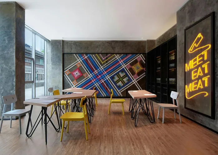 Moxy Ningbo Old Bund