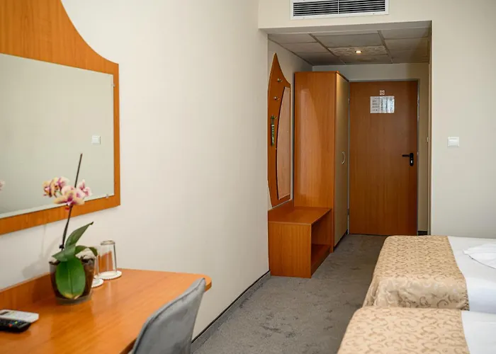 Paradise Hotel & Relax Center