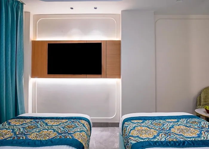 Horizon By La Riqueza Hotels , City Centre - 05 Mins From Connaught Place