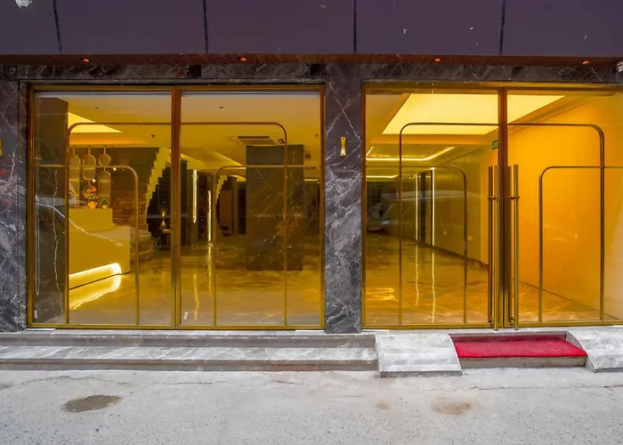 Horizon By La Riqueza Hotels , City Centre - 05 Mins From Connaught Place