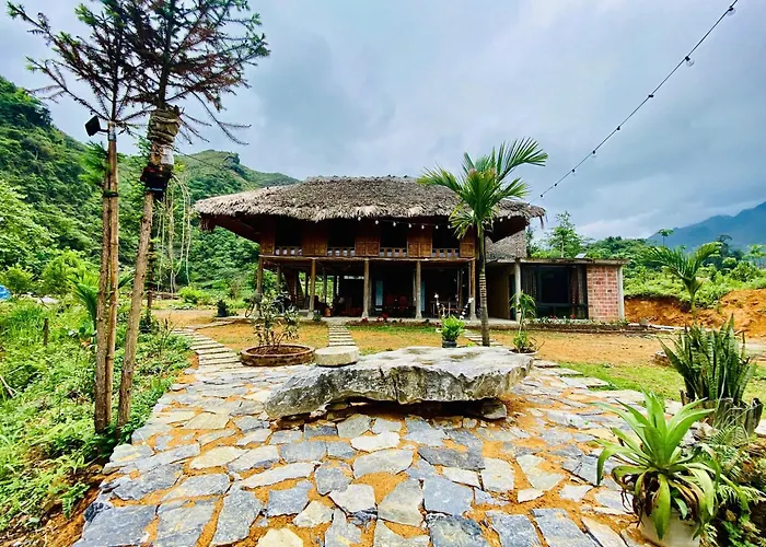 Tớ Dày Du Già Village