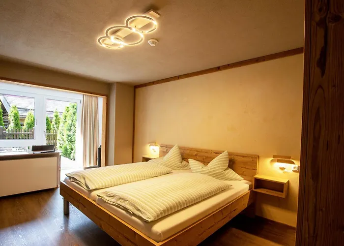 Hotel Pension Tyrol