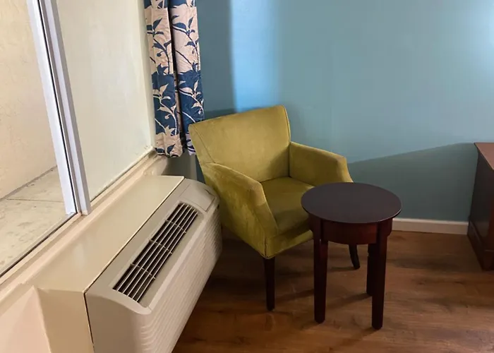 Havelock Inn & Suites