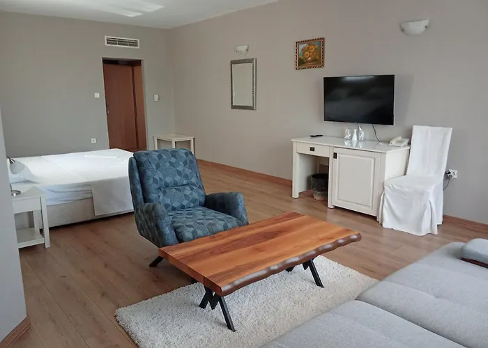 Alekta Hotel - Free Parking