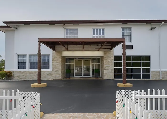 Belmont Inn&Suites
