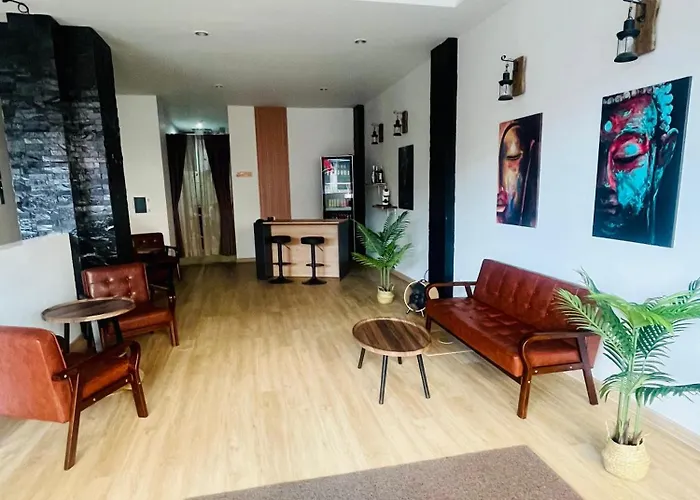 28 Boutique Hotel - Newly Renovated