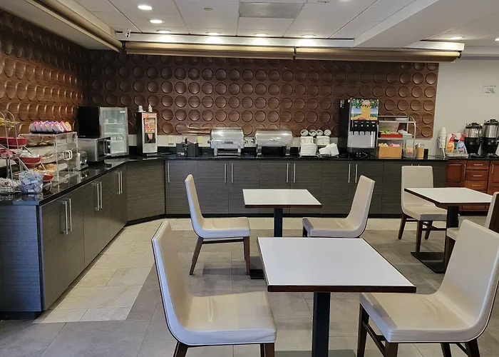 Wingate By Wyndham Greenville Airport