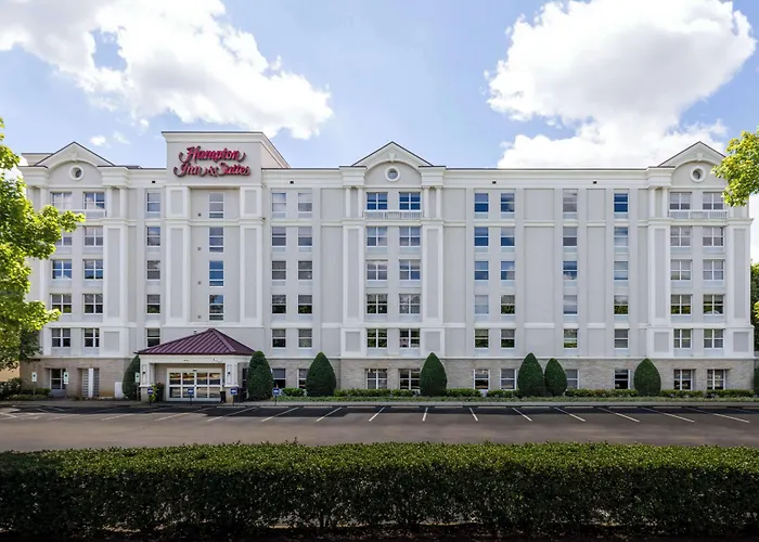 Hampton Inn & Suites Raleigh Cary Lenovo Center