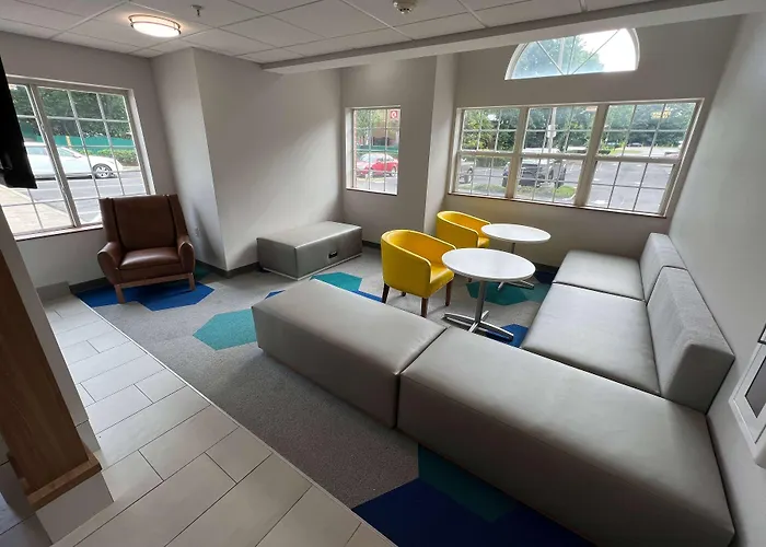 Microtel Inn & Suites By Wyndham Charlotte/Northlake